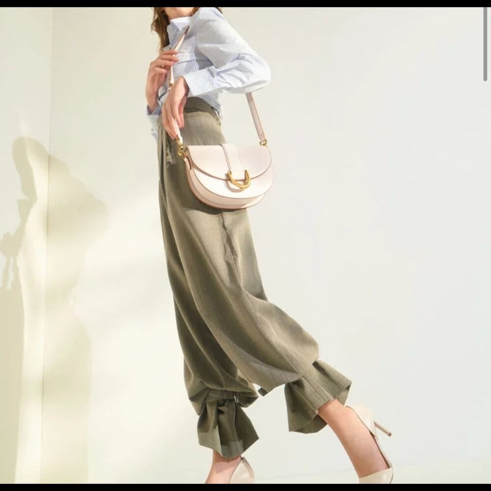 Charles & Keith mini gabine saddle bag - Picture 2 of 7